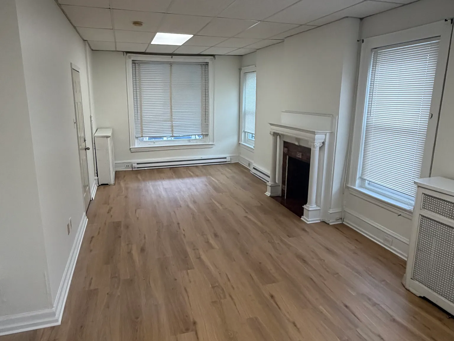 1 bed, 1000 sqft, $1,295 — Photo 3