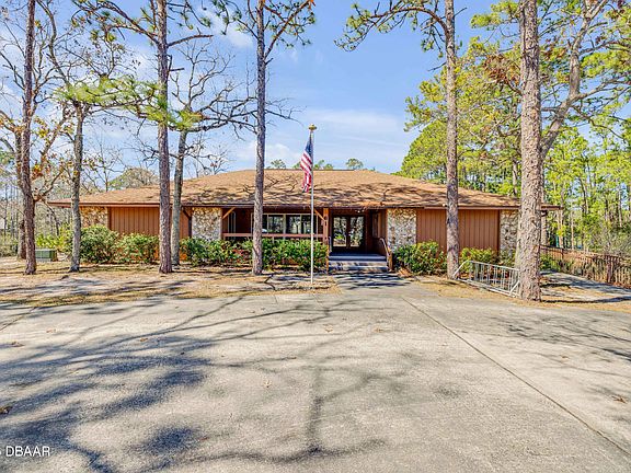 5th image of 47 Crooked Pine Rd