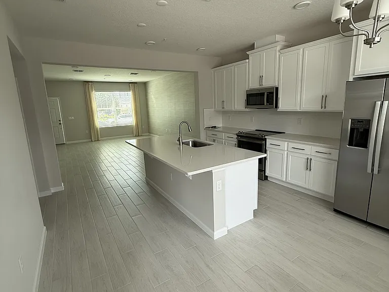827 Creeping Fig St #1 — Photo 2