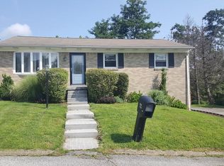 298 Mount View Dr, Wheeling, WV 26003