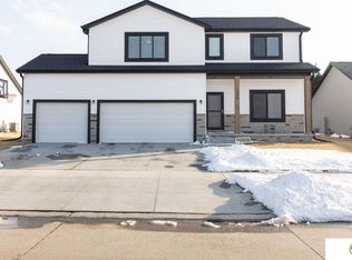 2028 E 17th St, York, NE 68467