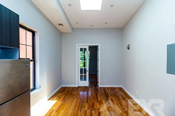 Rented by EXR | media 29