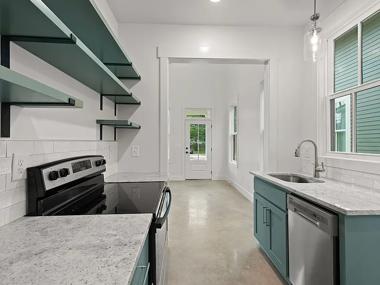 709 Jefferson St — Photo 14