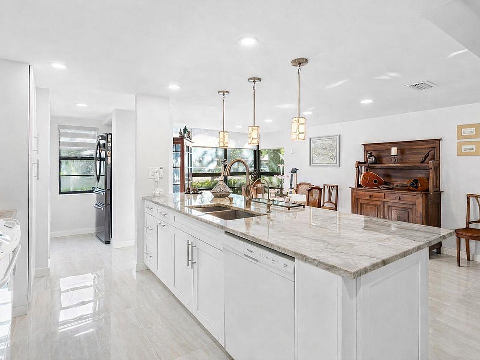 1st image of 7523 Greenlake Way #A