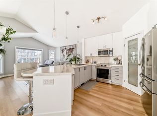 45 N Hidden Hills Way NW, Calgary, AB T3A 5T1