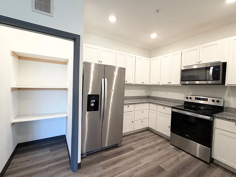 The Eastview — Photo 14