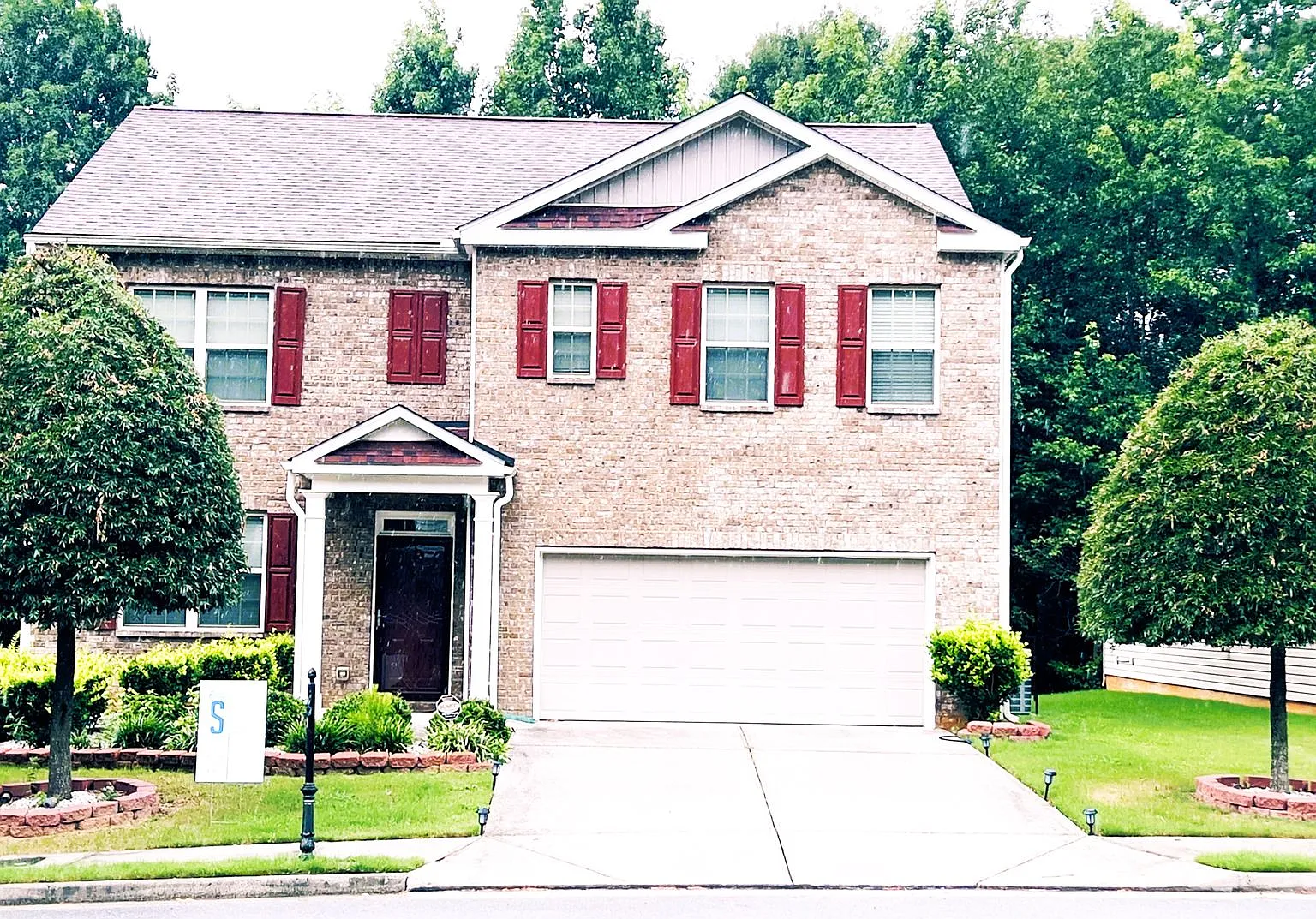 829 Blue Hill Lane — Photo 1