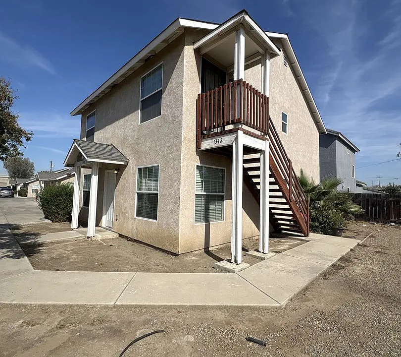 1332-1342 S Santa Fe St