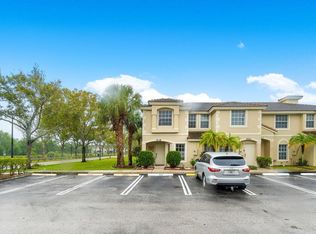 938 Summit Lake Dr, West Palm Beach, FL 33406
