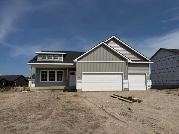 655 NW Georgetown Dr, Waukee, IA 50263
