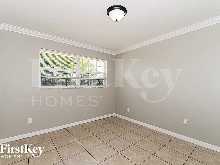 401 NE 15th Ave — Photo 14
