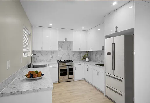 30 Franklin Ave — Photo 4