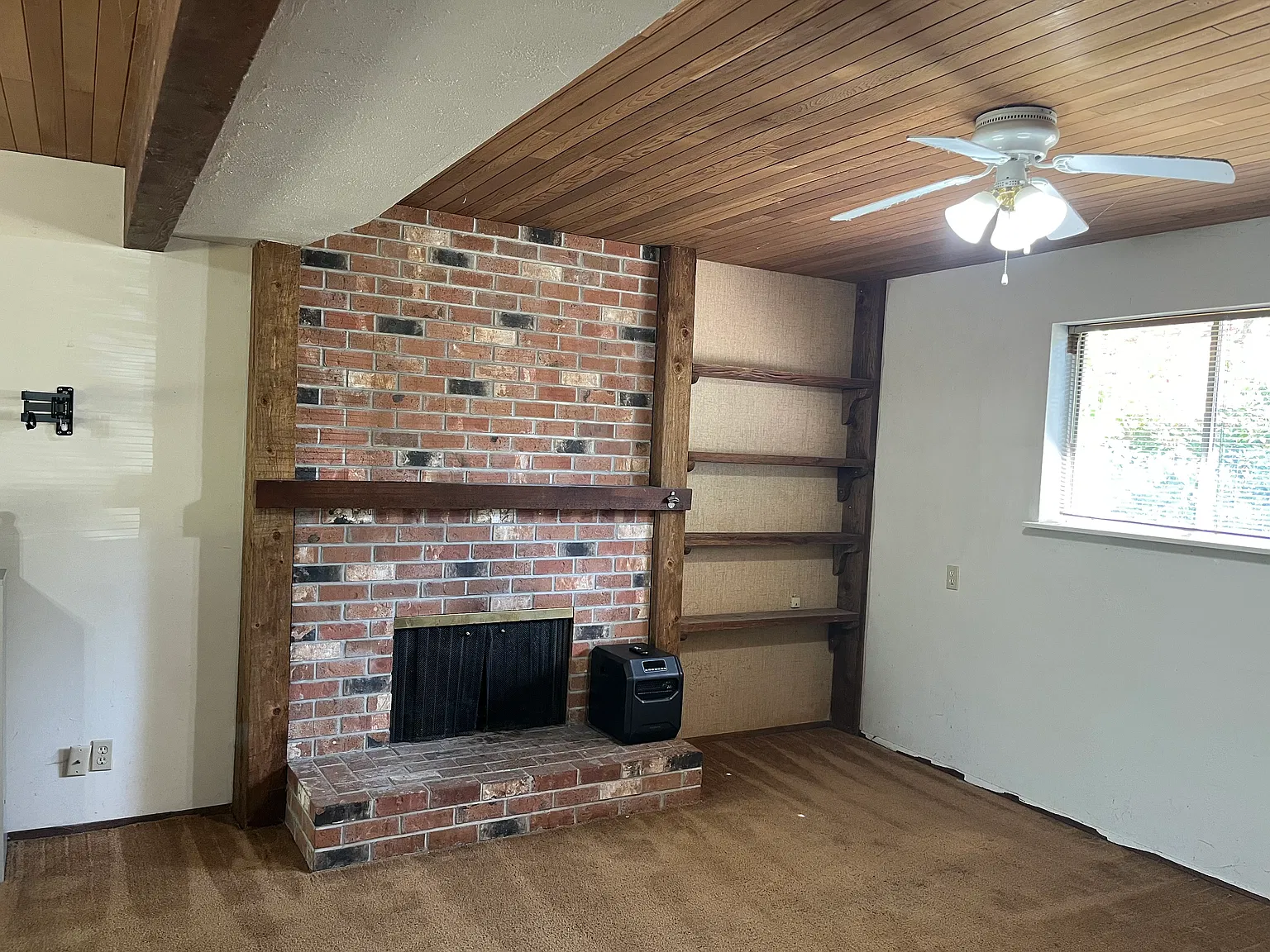 3 bed, 2.5 bath, 1480 sqft, $1,200 — Photo 3