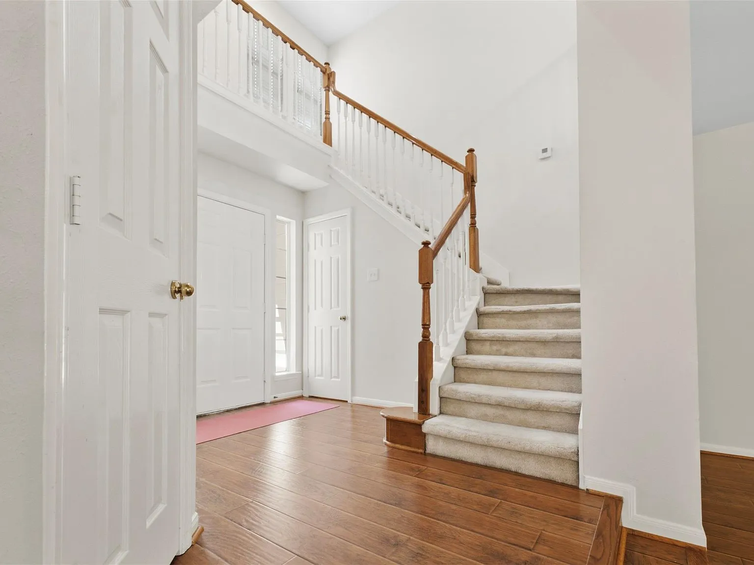 3 bed, 2.5 bath, 2031 sqft, $2,200 — Photo 3
