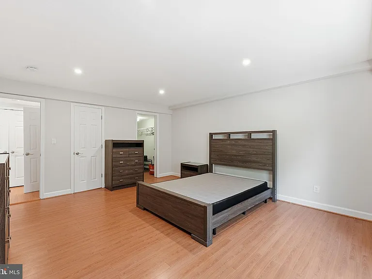 1329 N Van Dorn St — Photo 13