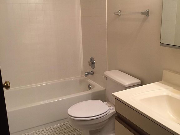 4th image of 487 Leslie Ct APT 301