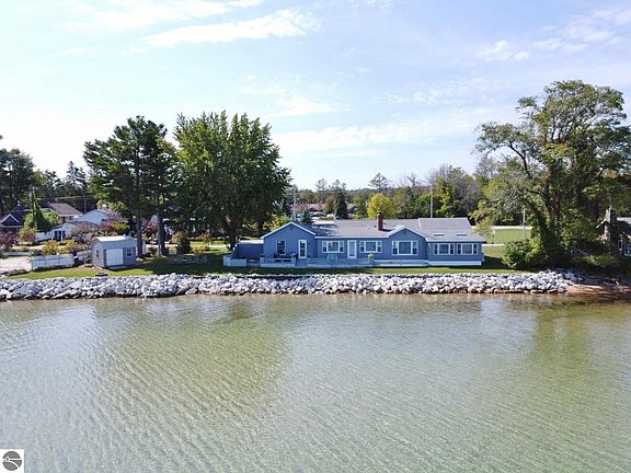 2nd image of 111 S Shore Dr