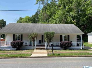 2121 Ringold St, Guntersville, AL 35976