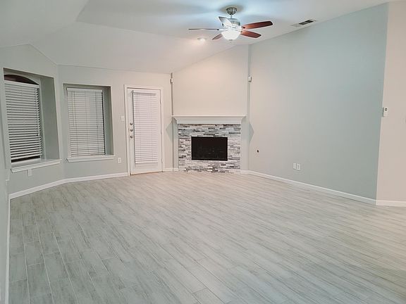 5th image of 6718 Fairglen Dr