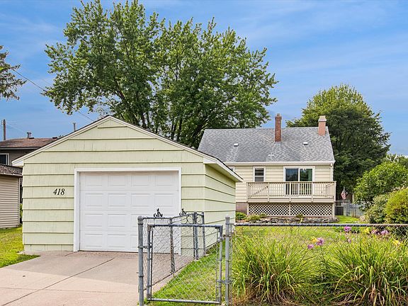 2nd image of 418 17th Ave N