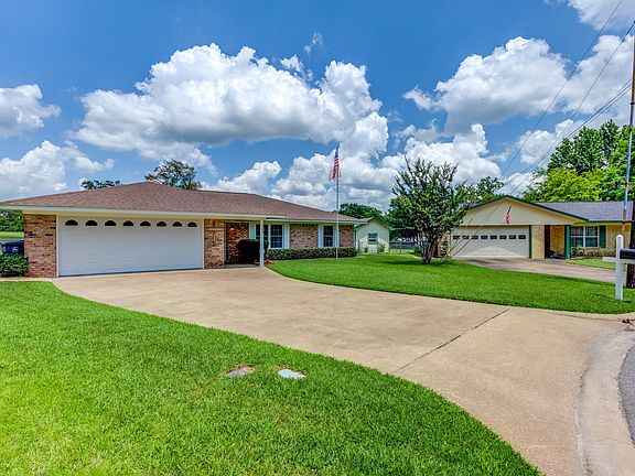 3rd image of 115 Pinecrest Ct