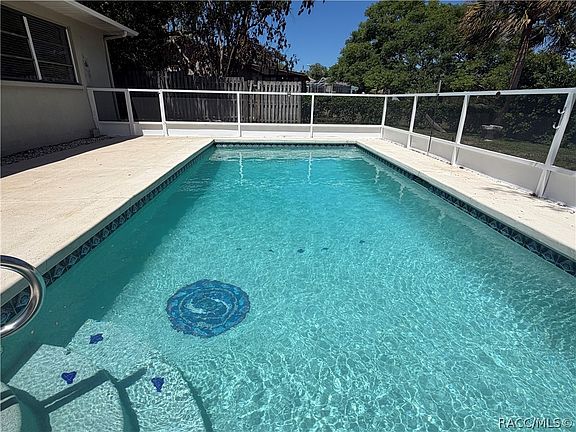 4th image of 1358 Ivydale Rd