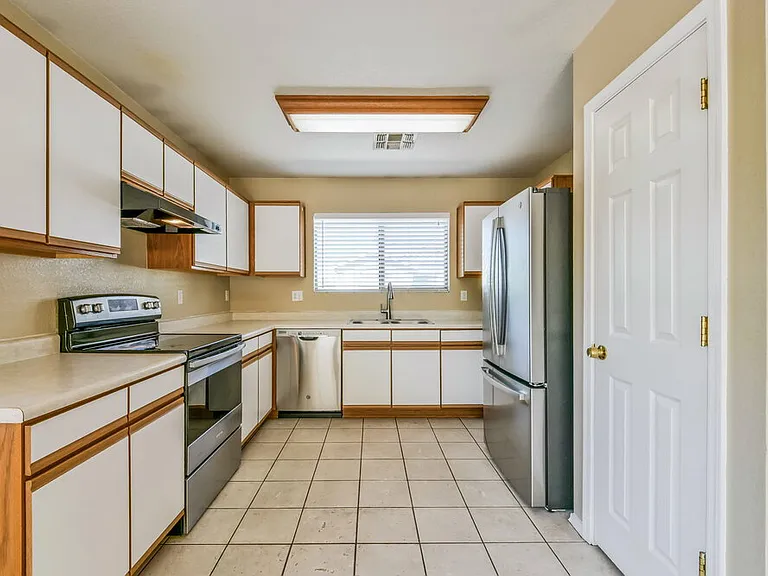 2200 E Spruce Dr — Photo 8