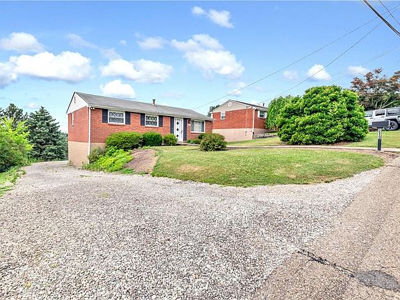 2nd image of 213 Aberdeen Dr