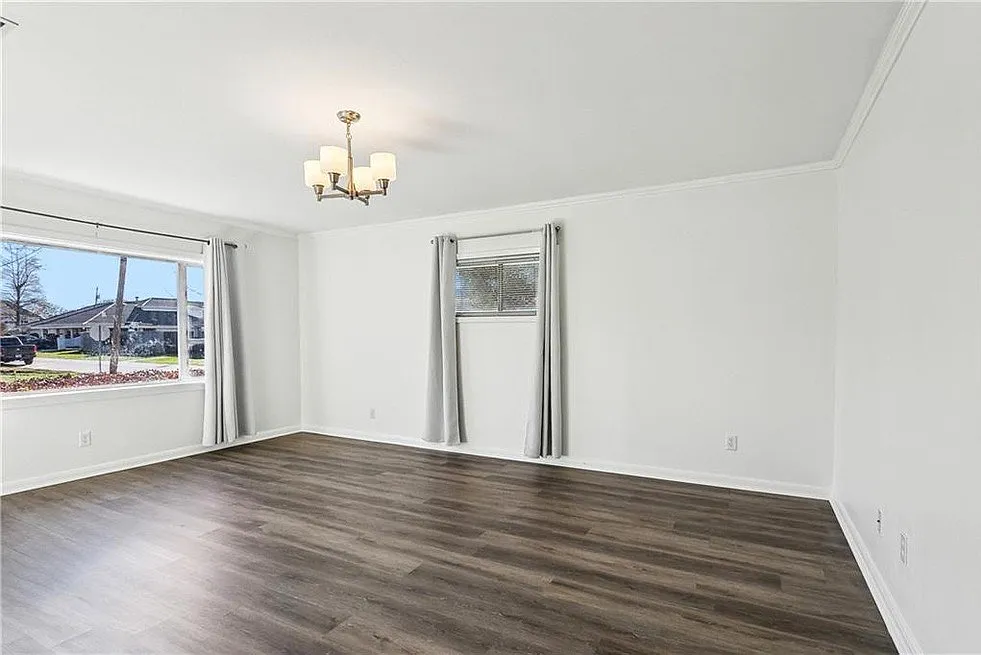 1100 Brockenbraugh Ct — Photo 4