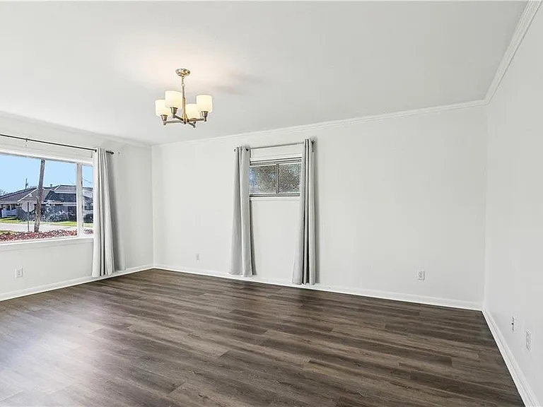 1100 Brockenbraugh Ct — Photo 4