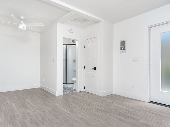 4th image of 2036 Hancock St #2038