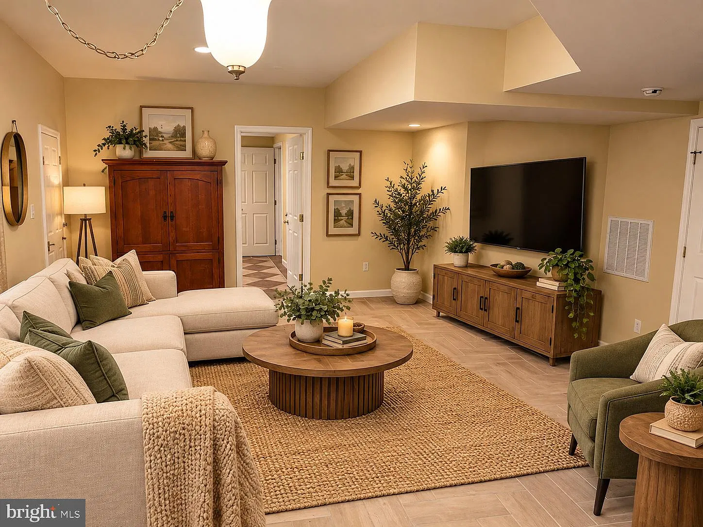 2 bed, 1.0 bath, 5276 sqft, $2,000 — Photo 2