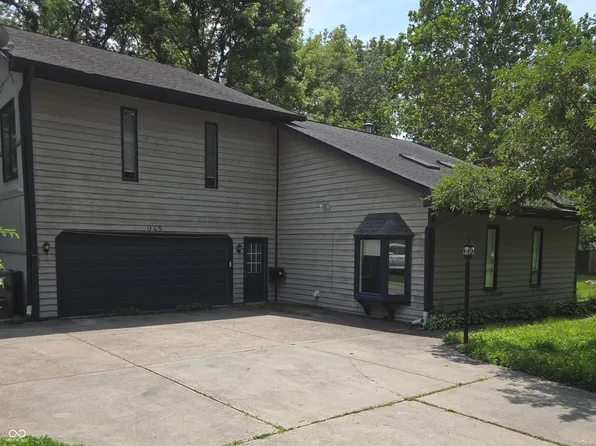945 Fox Hill Dr, Indianapolis, IN