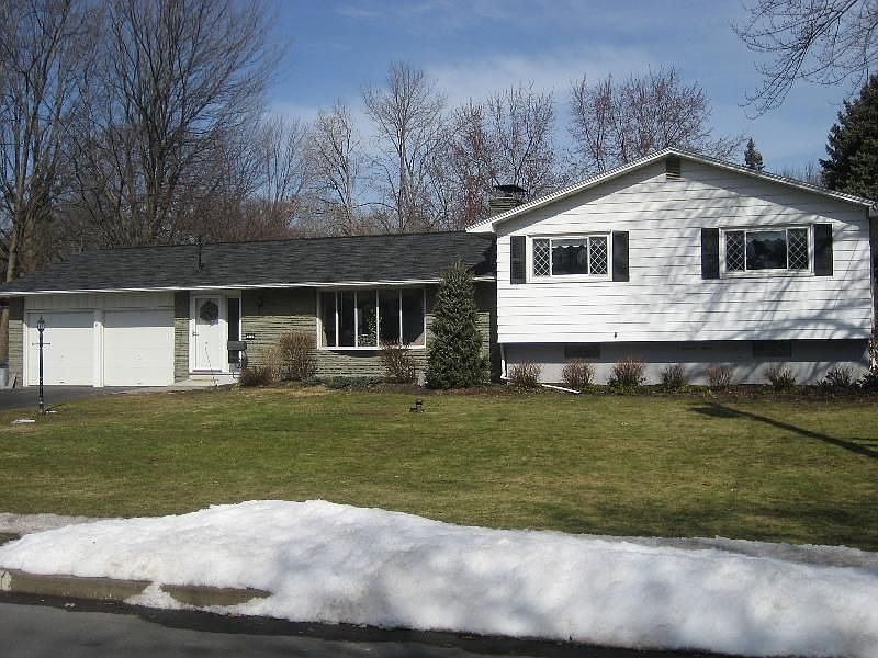 1st image of 212 Colony Park Dr