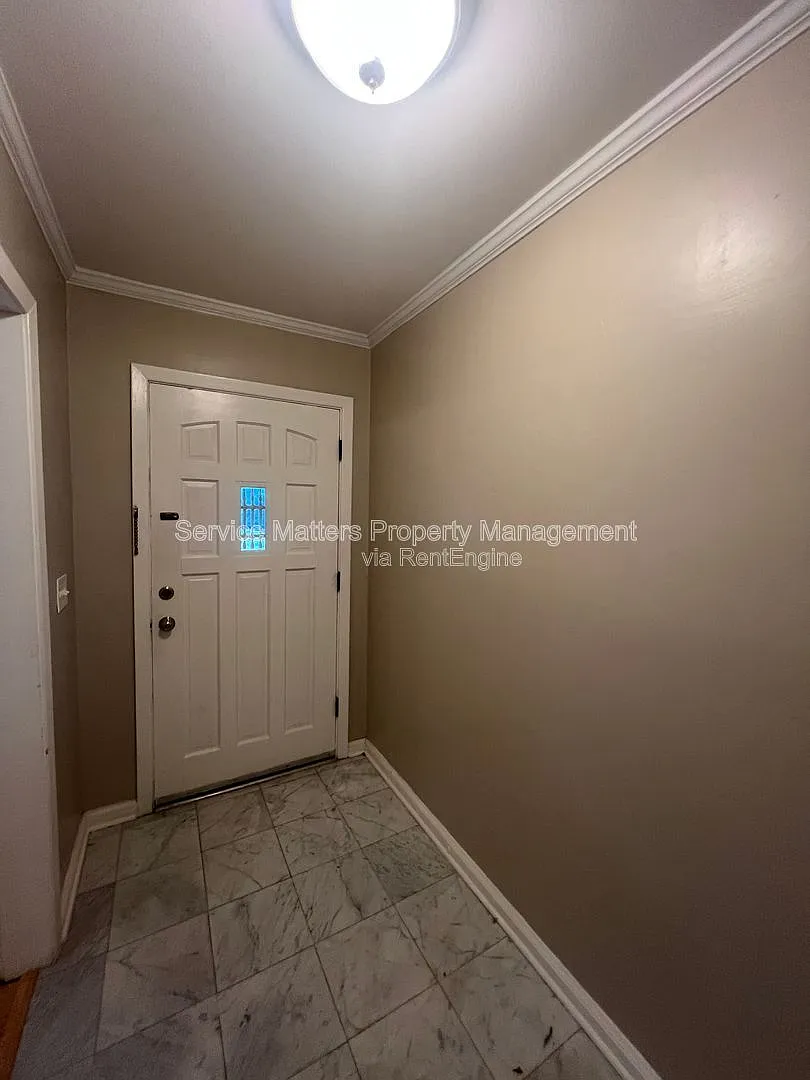 3 bed, 2.0 bath, 1713 sqft, $2,500 — Photo 3
