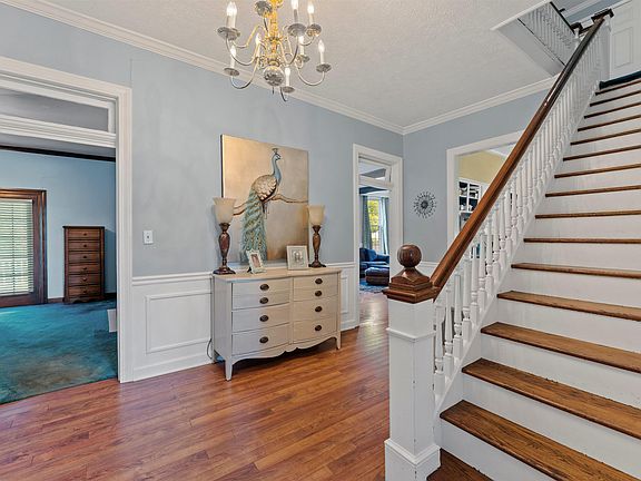 5th image of 421 E Reservoir Ave
