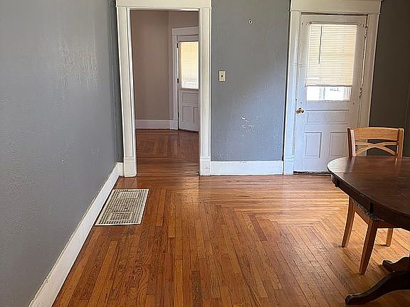 5th image of 315 N Main St