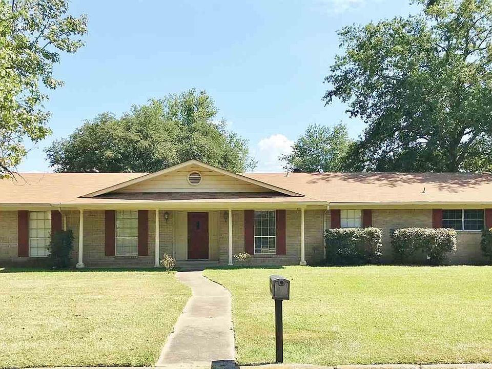1st image of 406 Southgate Dr