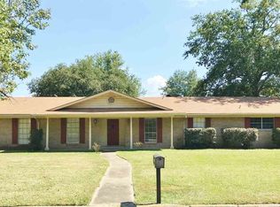 406 Southgate Dr, Mt Pleasant, TX 75455