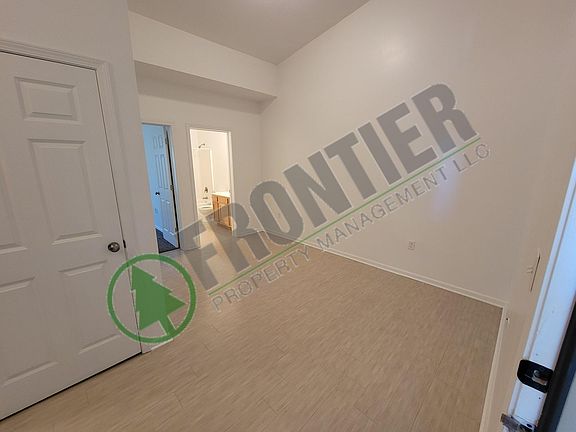 4th image of 825 S Maguire St #1B-1BA