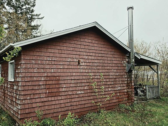 5th image of 105 Evergreen Rd S