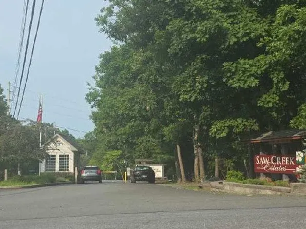 114 Dover Dr, Bushkill, PA 18324