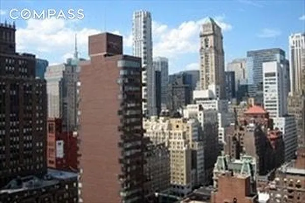 Sold by Compass | media 21