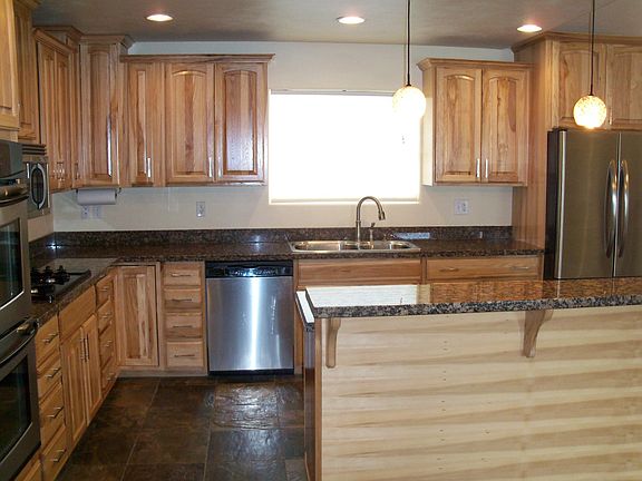4th image of 3204 Magnolia Dr