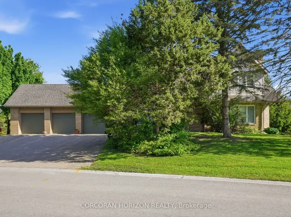 18 Curtis Cres, King, ON L7B 1C3
