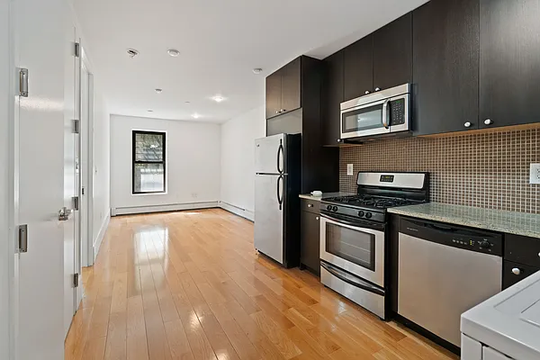 Rented by Nest Seekers International | media 1