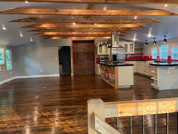3rd image of 472 Beechwood St #2F