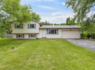 4606 Straw Ln, Roscoe, IL 61073