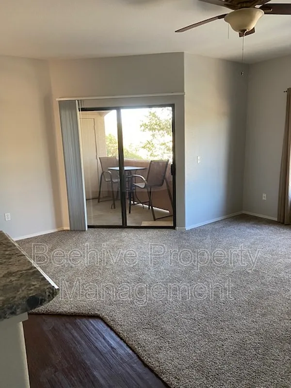 2 bed, 2.0 bath, 1037 sqft, $1,399 — Photo 4
