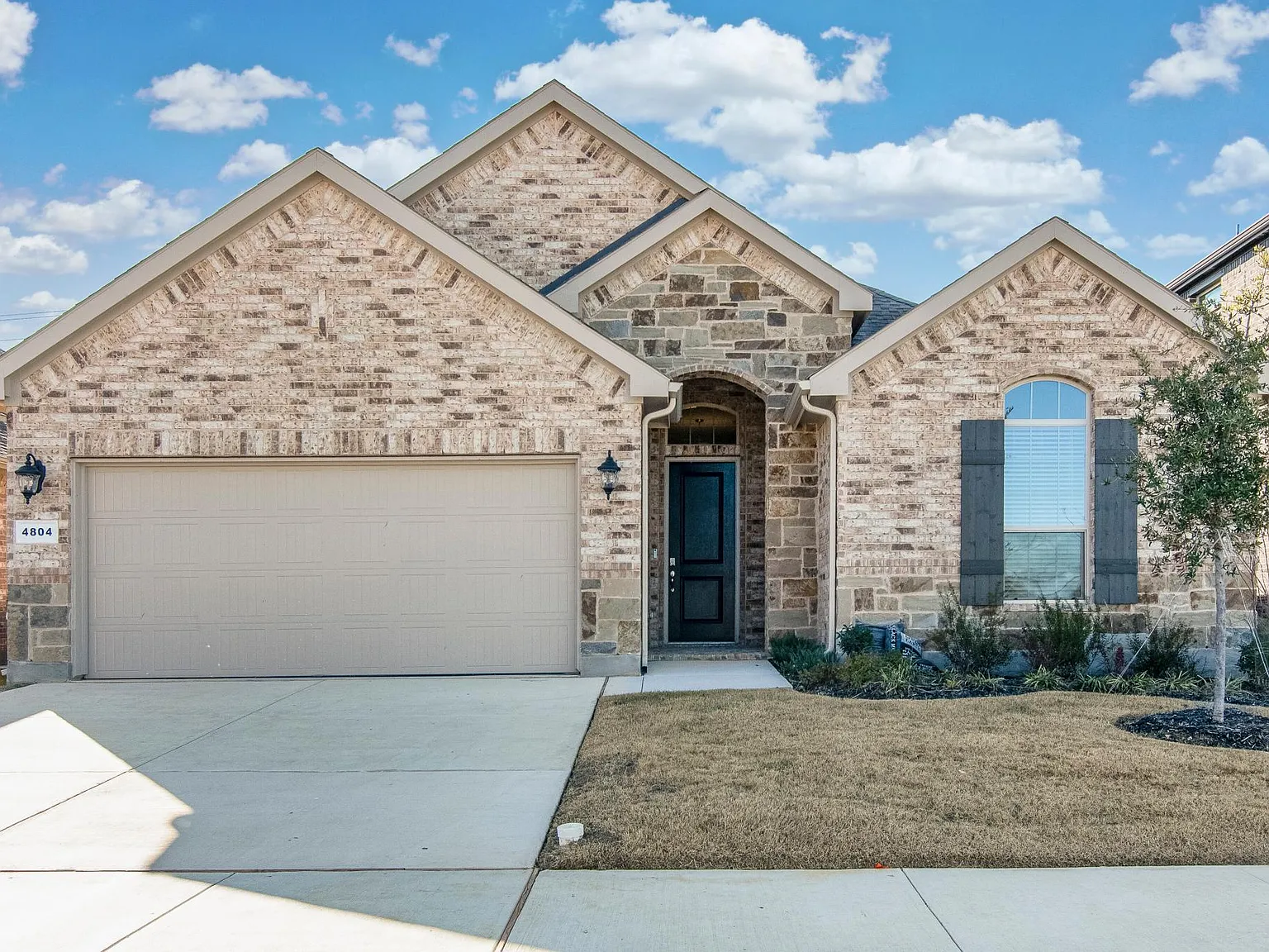 4 bed, 1808 sqft, $2,998 — Photo 2